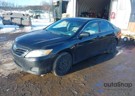 2010 Toyota Camry z USA, uszkodzony, nr VIN 4T1BF3EKXAU537564